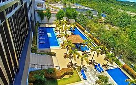 Crown Hotel At Harbour Springs Palawan Managed By Enderun Hotels